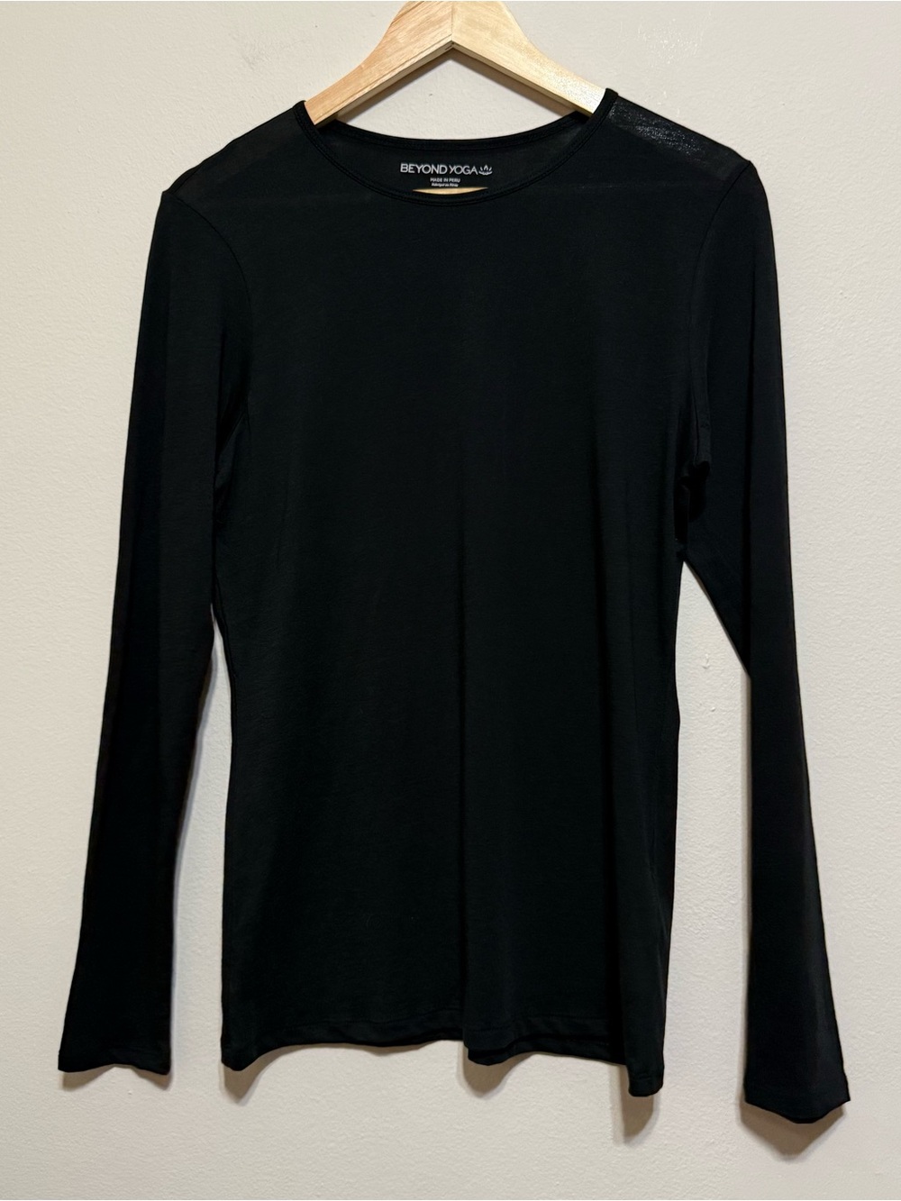 Beyond Yoga Black Long Sleeve Lightweight Tee Womens M